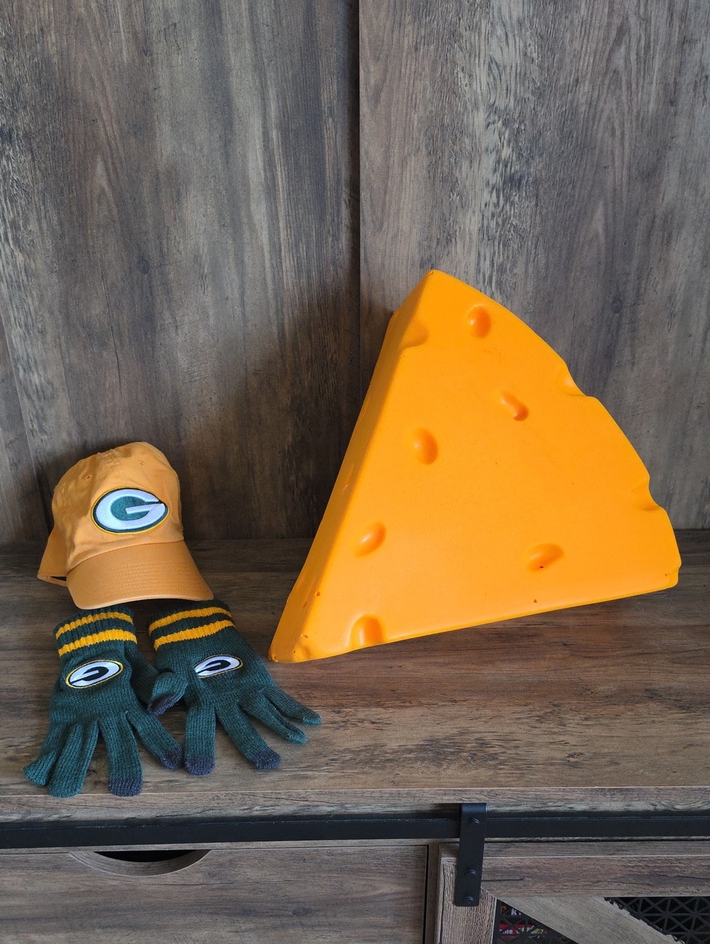 Green Bay Packers Cheesehead Hat And Gloves NFL Gear